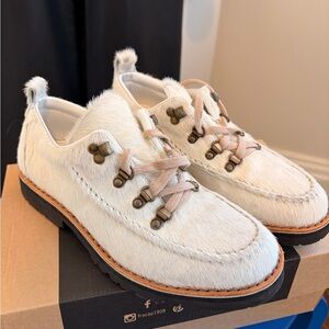 Fracap 61 White Pony Leather Oxfords